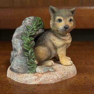 Vintage Gray Wolf from the Protect Nature’s Innocents Sculpture Collection